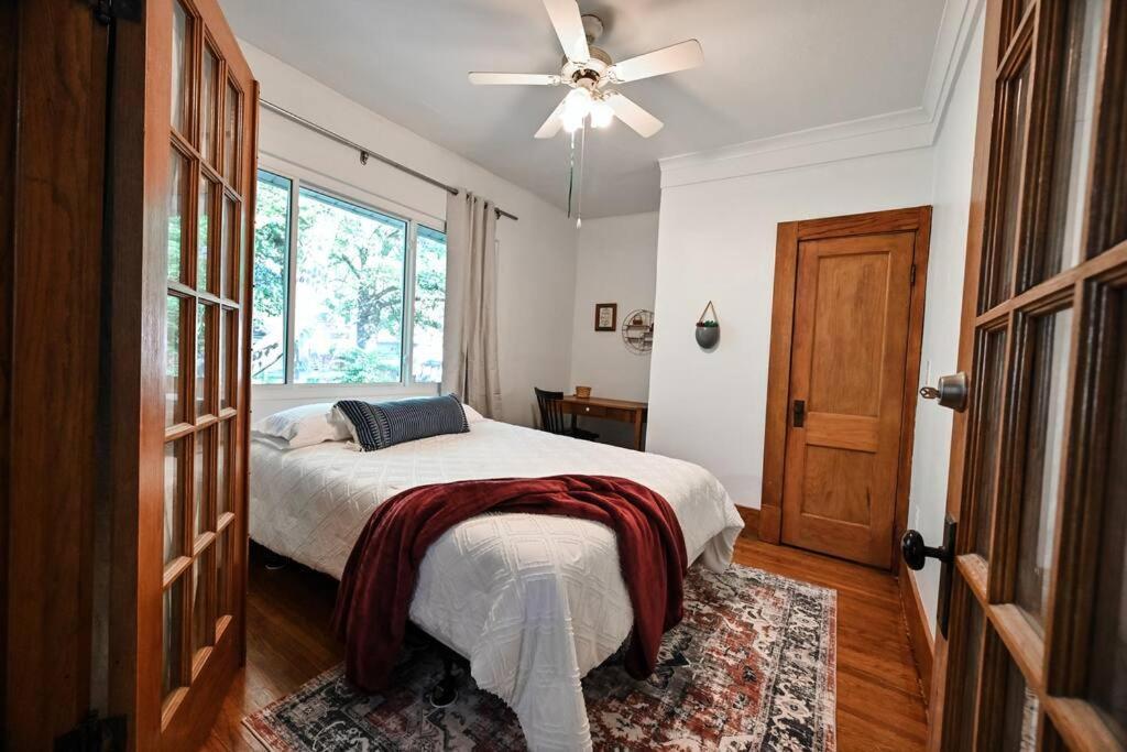 B St. Bungalow - Charming 6 Bd In Heart Of Lincoln. Walk To Gardens And Zoo, 8 Minute Drive To Campus/Downtonw Villa Екстериор снимка